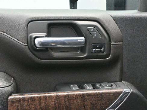 Used 2023 GMC Sierra 3500 Denali w/ Denali Ultimate Package image 11