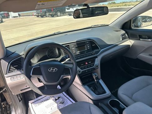 Used 2017 Hyundai Elantra SE FWD image 13