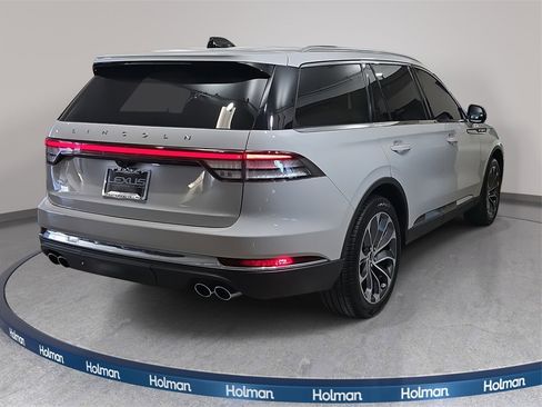 Used 2025 Lincoln Aviator Reserve w/ Illumination Package image 6
