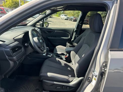 Used 2025 Subaru Forester Premium AWD/4WD image 18