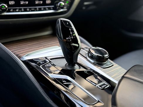 Used 2023 BMW M550i xDrive w/ Executive Package AWD/4WD image 22