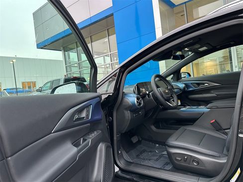 New 2026 Chevrolet Equinox EV LT image 20