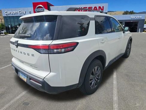 Used 2024 Nissan Pathfinder SV AWD/4WD image 8