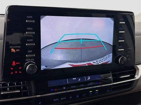 Used 2021 Toyota Sienna XLE w/ XLE Plus Package image 14