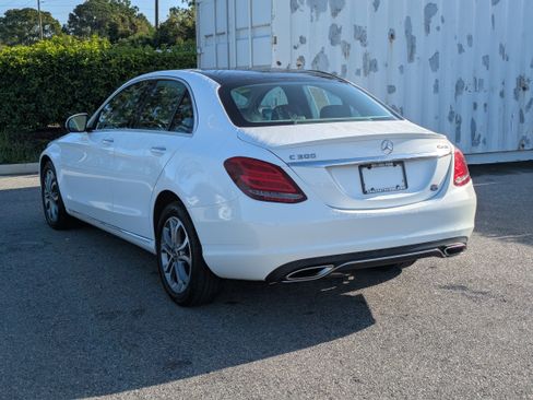 Used 2018 Mercedes-Benz C 300 4MATIC Sedan image 7