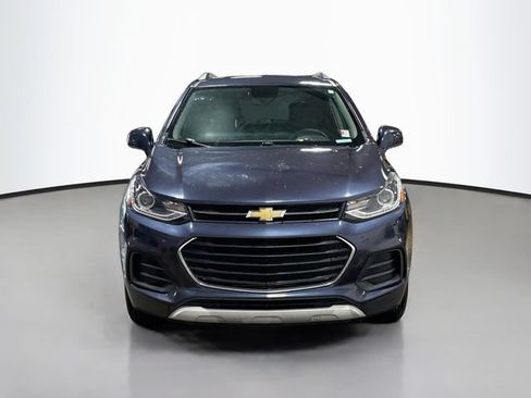 Used 2018 Chevrolet Trax LT w/ LT Convenience Package AWD/4WD image 2