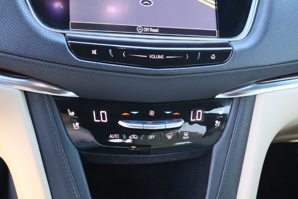 Certified 2017 Cadillac XT5 Premium Luxury FWD image 16