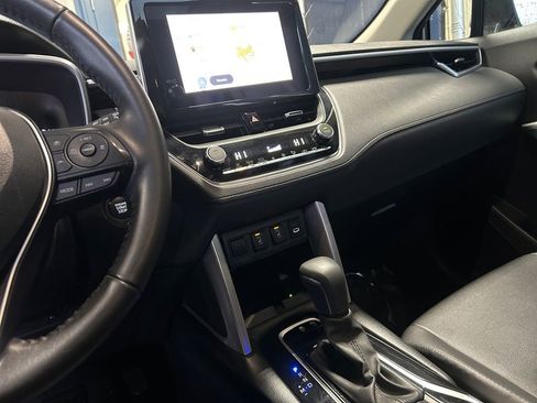 Used 2024 Toyota Corolla Cross XLE w/ Convenience Package image 20