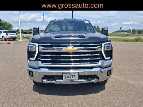 Used 2024 Chevrolet Silverado 2500 LTZ w/ LTZ Convenience Package AWD/4WD image 3