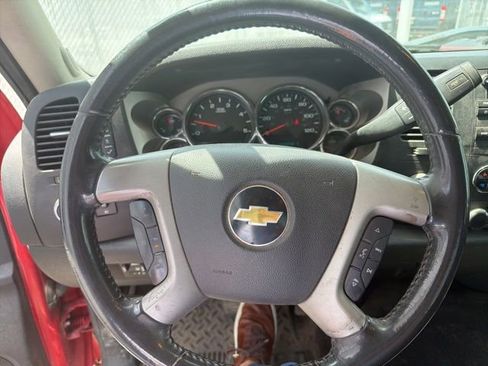 Used 2011 Chevrolet Silverado 2500 LT w/ Interior Plus Package AWD/4WD image 4