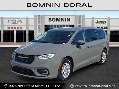Used 2023 Chrysler Pacifica Touring-L