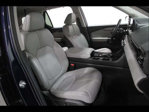 Certified 2025 Honda Pilot TrailSport image 15