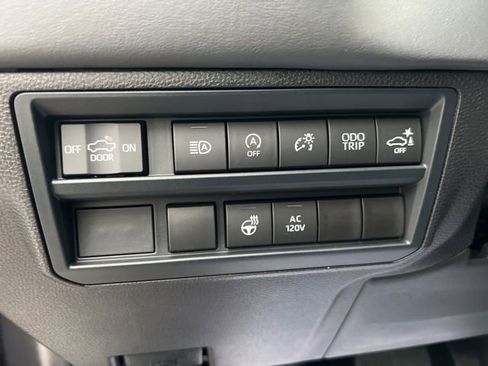 Certified 2025 Toyota Tundra Platinum image 15