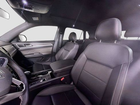 Certified 2023 Volkswagen Atlas Cross Sport SE w/ Panoramic Sunroof Package FWD image 20