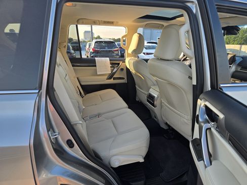 Used 2023 Lexus GX 460 Luxury w/ Accessory Package AWD/4WD image 27