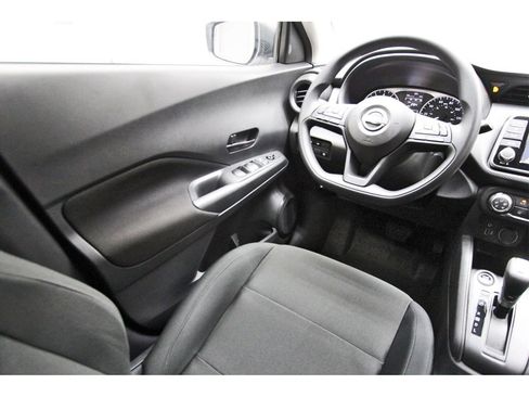 Used 2025 Nissan Kicks Play S image 6