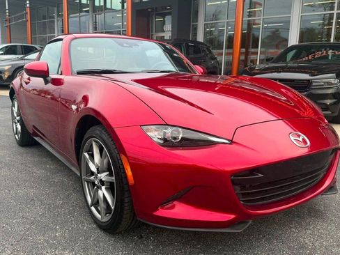 Used 2022 MAZDA MX-5 Miata RF Grand Touring RWD image 13