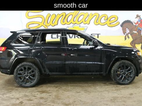 Used 2021 Jeep Grand Cherokee Altitude AWD/4WD image 1
