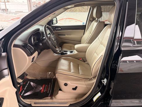 Used 2019 Jeep Grand Cherokee Overland image 13