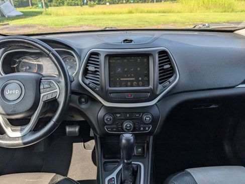 Used 2014 Jeep Cherokee Limited w/ Luxury Group FWD image 34