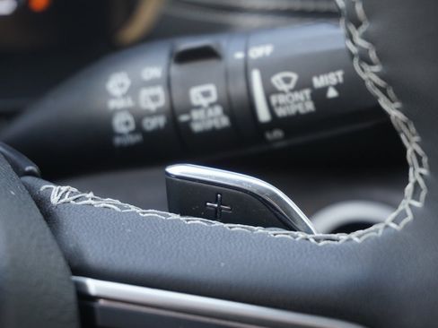 Used 2023 Jeep Grand Cherokee L Limited w/ Luxury Tech Group II image 20