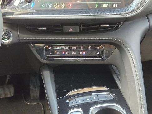 Used 2023 Buick Envision Essence AWD/4WD image 18