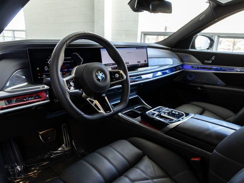 Used 2025 BMW 740i RWD image 16
