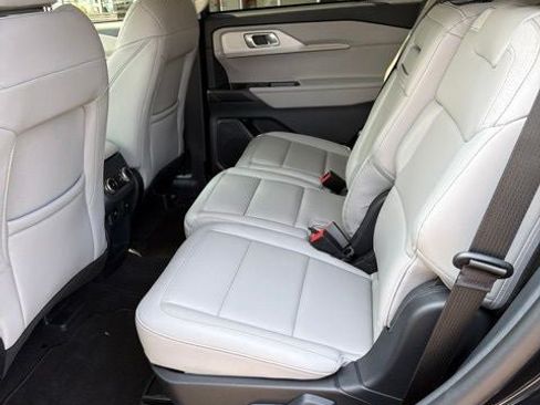 Used 2026 Ford Explorer Active w/ Active Comfort Package RWD image 13