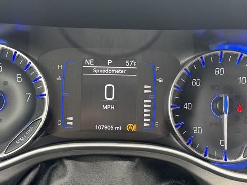 Used 2020 Chrysler Pacifica Touring-L image 26