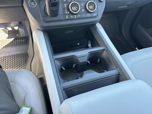 New 2026 Land Rover Defender 110 X-Dynamic SE image 26