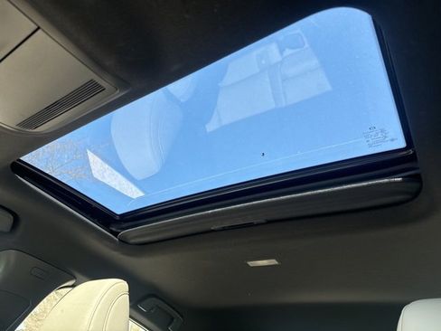 Used 2023 MAZDA MAZDA3 s image 21