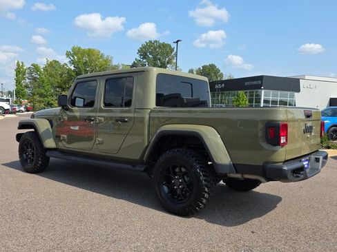 Used 2025 Jeep Gladiator Sport AWD/4WD image 5