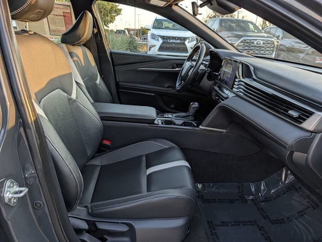 Used 2025 Toyota Camry SE FWD image 31