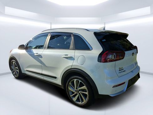 Used 2018 Kia Niro Touring FWD image 5