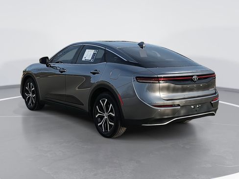 Used 2023 Toyota Crown Limited image 5