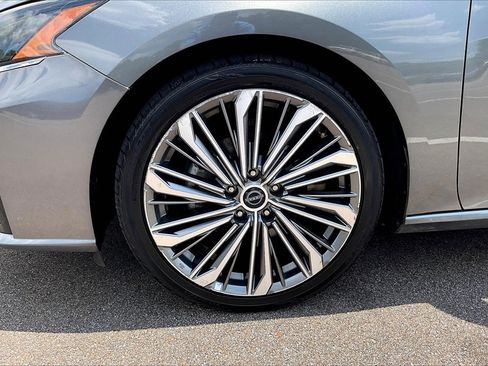 Used 2023 Nissan Altima 2.5 SL image 8