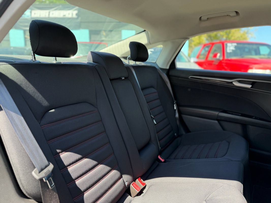 Used 2013 Ford Fusion SE FWD image 10
