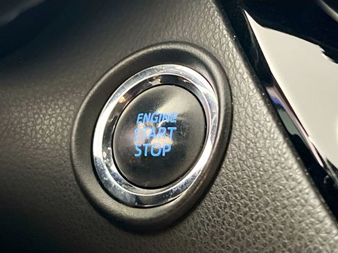 Used 2019 Toyota C-HR XLE FWD image 24
