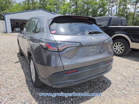 Used 2023 Honda HR-V LX image 9