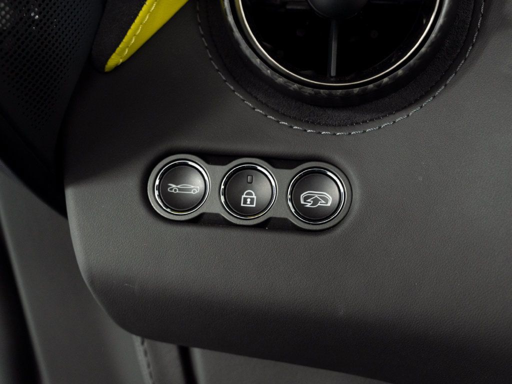 Used 2020 McLaren 720S Performance RWD image 26