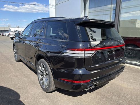 New 2026 Lincoln Aviator AWD image 2
