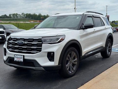 Used 2025 Ford Explorer Active w/ Active Comfort Package AWD/4WD image 8