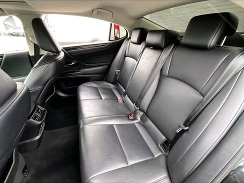 Used 2020 Lexus ES 300h w/ Premium Package FWD image 19