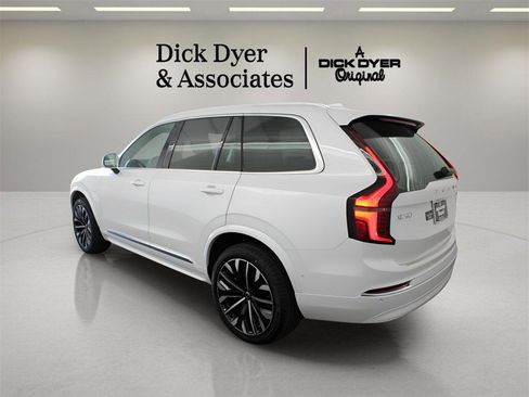 New 2026 Volvo XC90 T8 Plus image 4