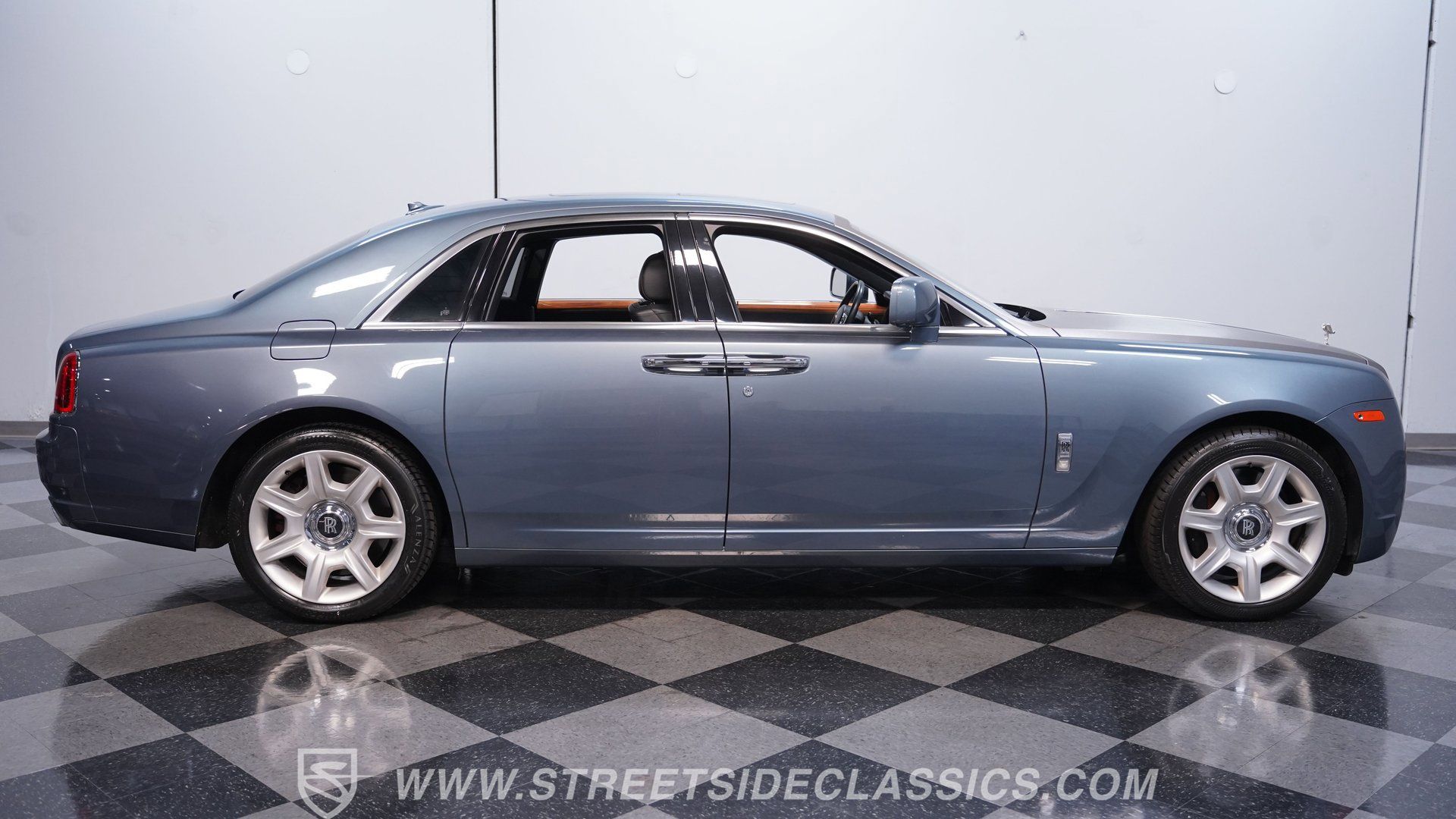 Used 2010 Rolls-Royce Ghost RWD image 13