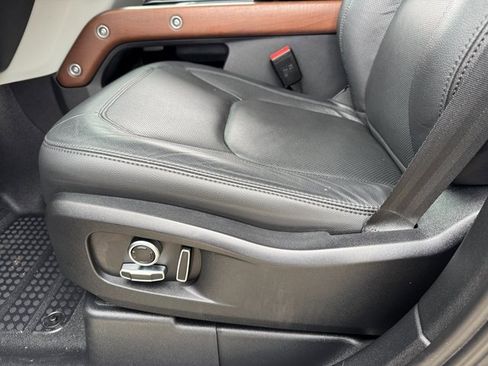 Used 2023 Land Rover Defender 130 S image 15