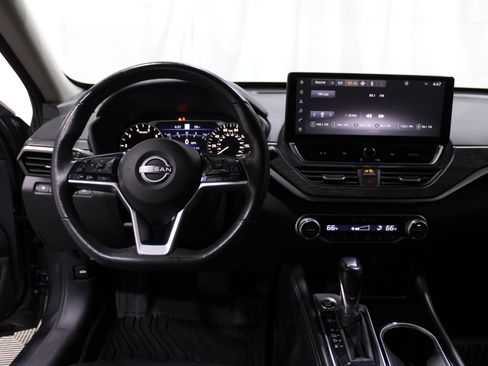 Used 2023 Nissan Altima 2.5 SL image 2