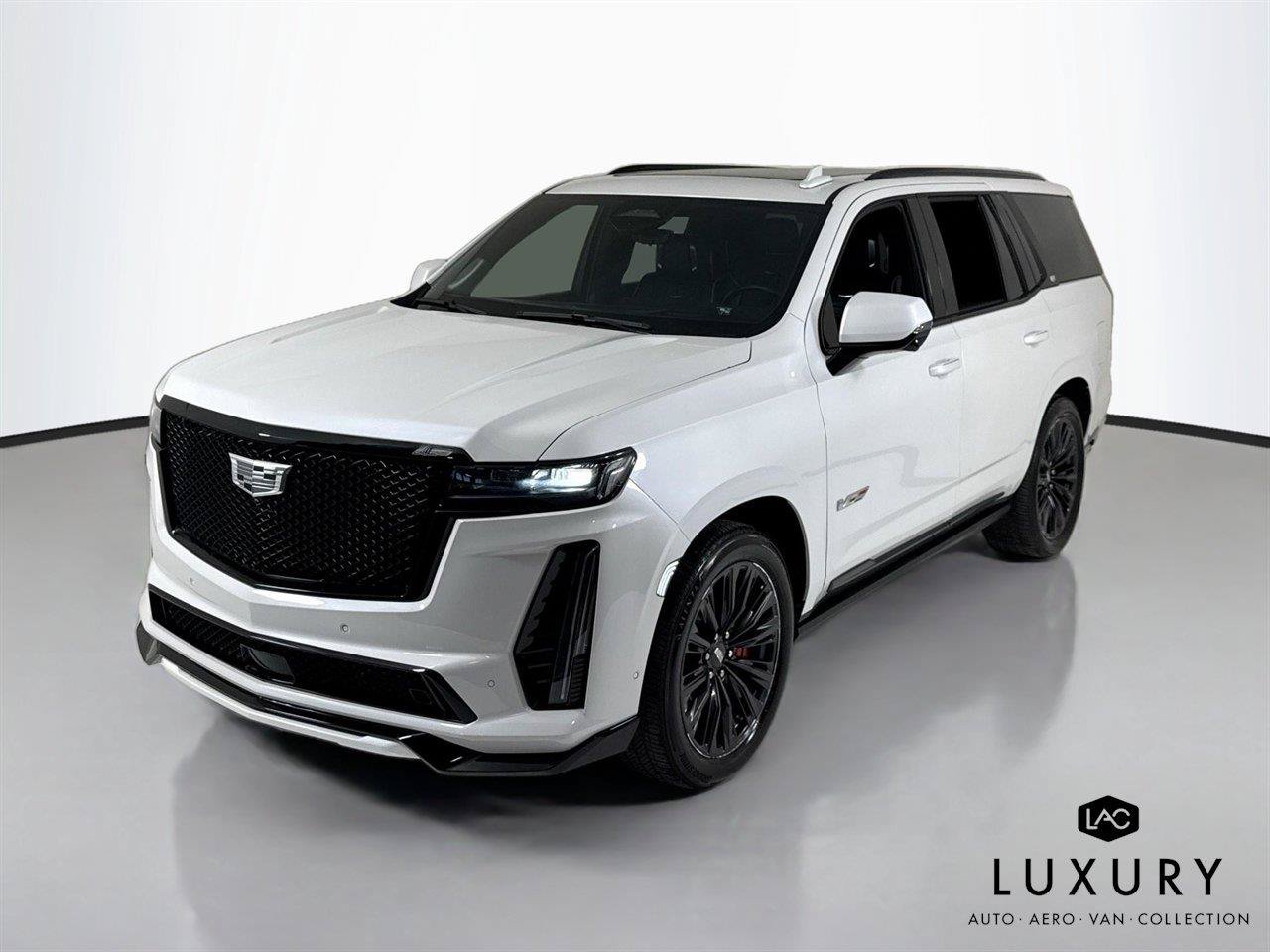 Used 2024 Cadillac Escalade V w/ LPO, ONYX Package AWD/4WD image 3