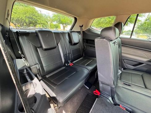 Used 2021 Volkswagen Atlas SE FWD image 12