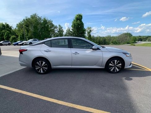 Certified 2022 Nissan Altima 2.5 SV AWD/4WD image 7